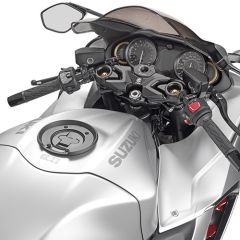 BF67 - Brida para bolsas de depósito Givi TANKLOCK Suzuki Hayabusa (21-22)