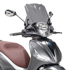 5606S - Givi Bulle spécifique fumée 29 x 45 cm (h x l) Piaggio Beverly