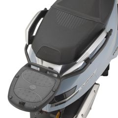 KR8104 - Fixation arrière du top case Kappa Monokey PEUGEOT Django Evo 125 (25)